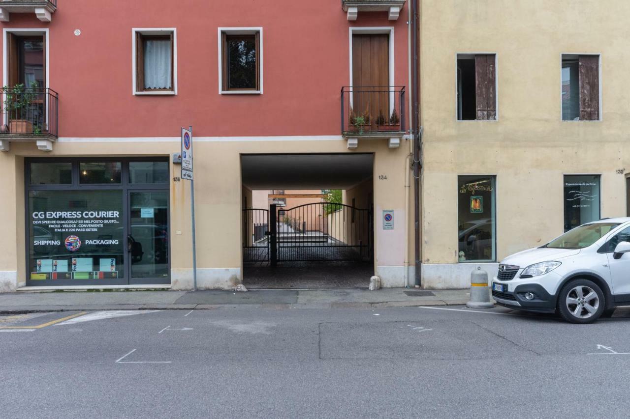 Apartamento La Casa Di Leo Vicenza Exterior foto